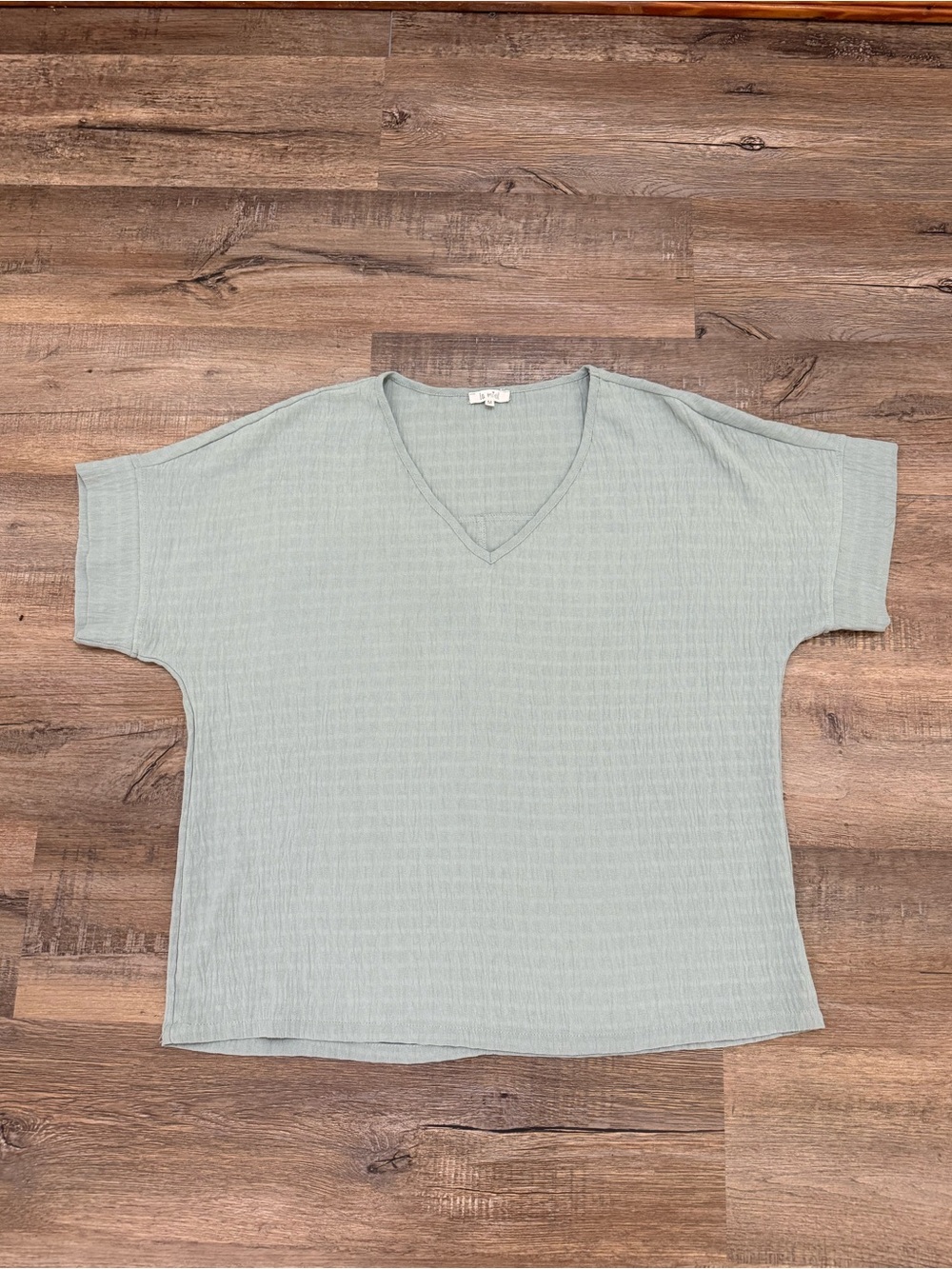 LA MIEL Light Sage V-Neck Short Sleeve Top